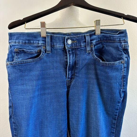 EUC Levi’s Women’s Boyfriend Jeans - Picture 2 of 12